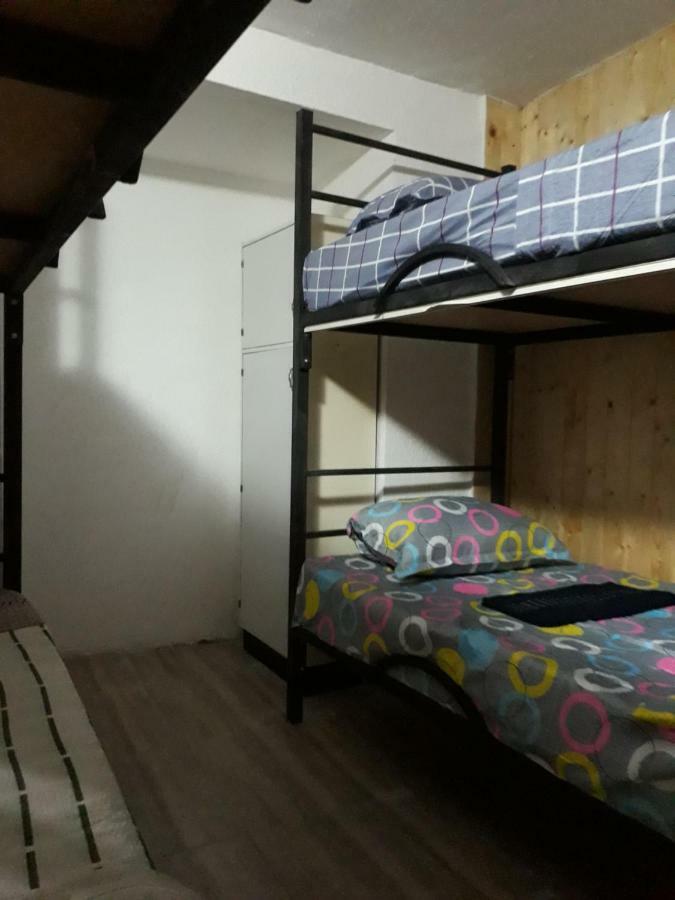 Avlabari Hostel Tbilisi Buitenkant foto