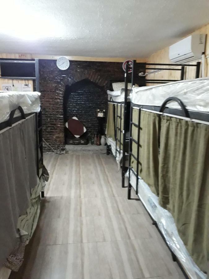 Avlabari Hostel Tbilisi Buitenkant foto